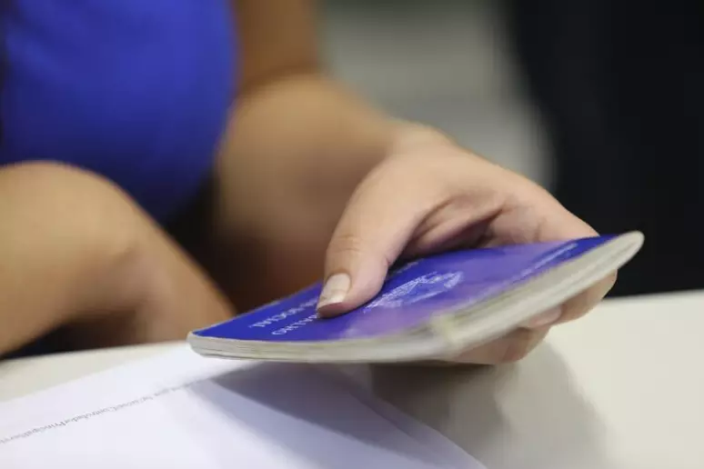 Desemprego até novembro cai para 5,2% e volta a atingir menor taxa da série histórica 