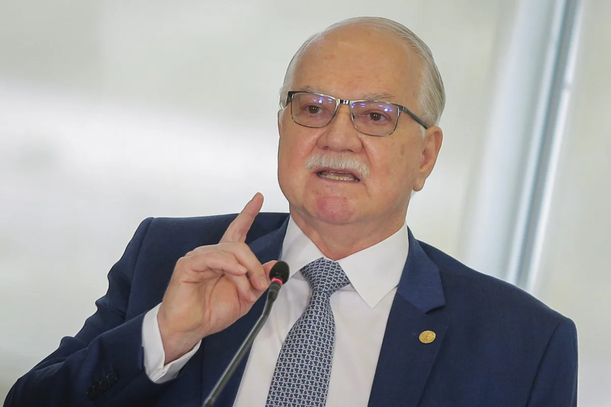 Fachin suspende decisões de Mendonça e Dino sobre PF e marca sessão