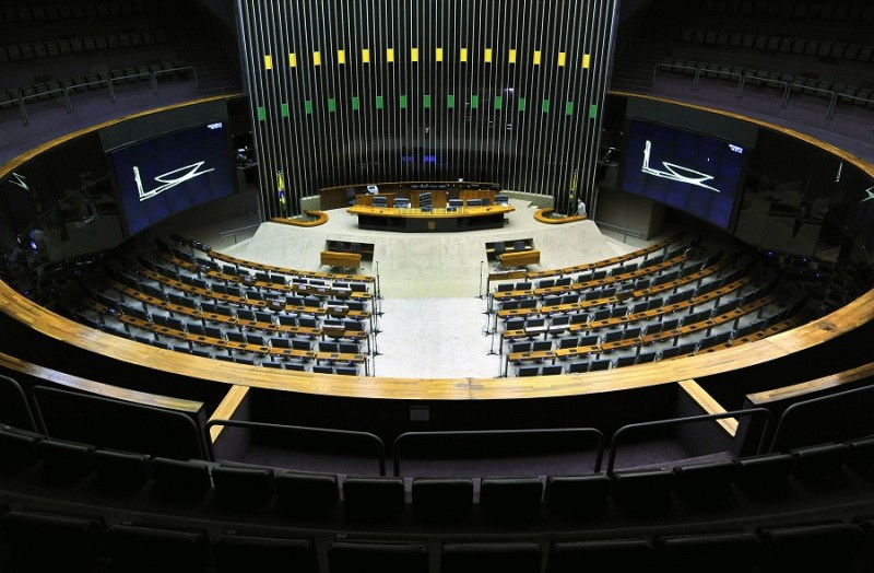 Veja lista dos 17 deputados federais eleitos por Goiás