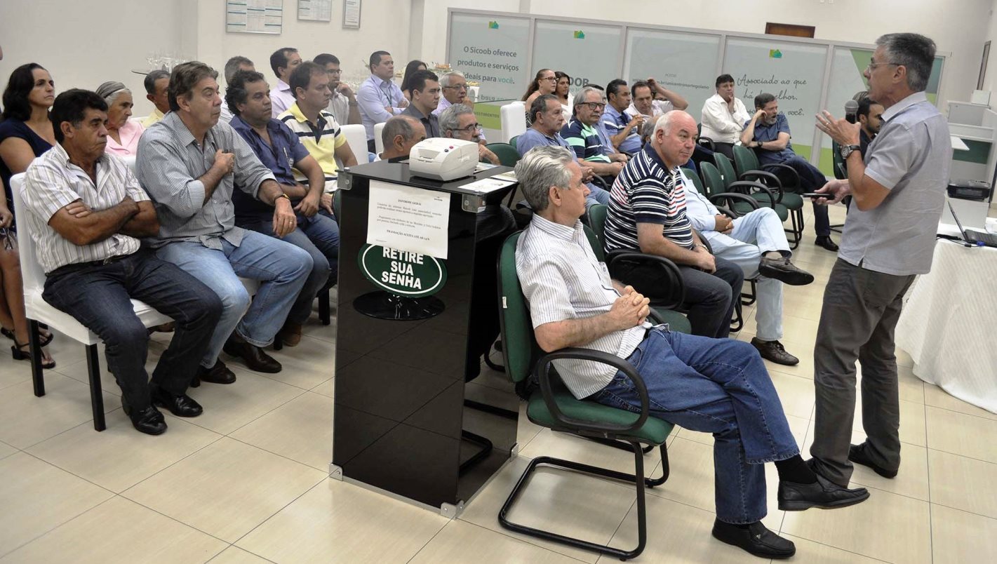 Sicoob Unicentro Norte Goiano reúne cooperados em Goianésia