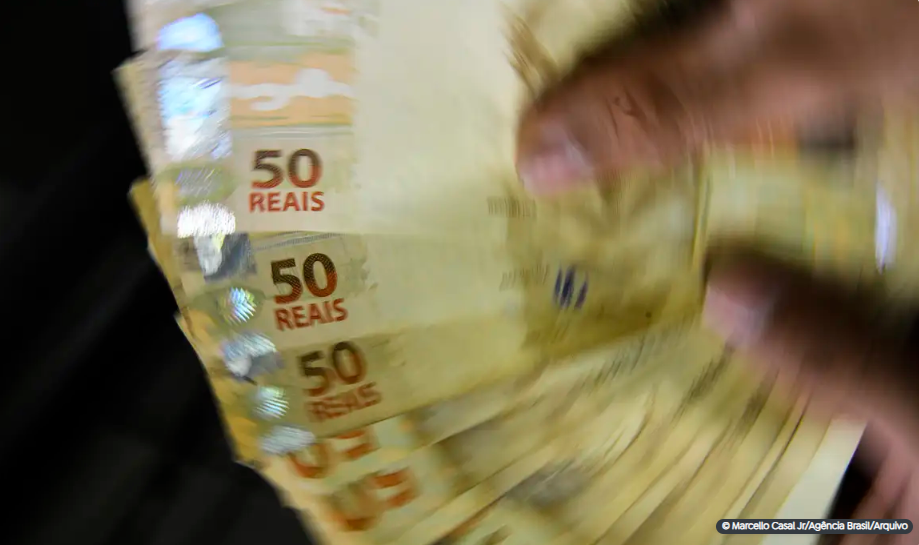 Primeira parcela do décimo terceiro deve ser paga até esta quinta