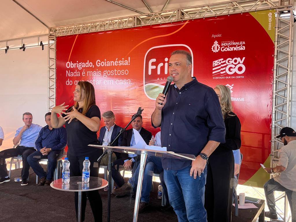 Prefeito Leonardo Menezes resolveu importante demanda de energia elétrica para o Município, viabilizando a instalação da empresa. 