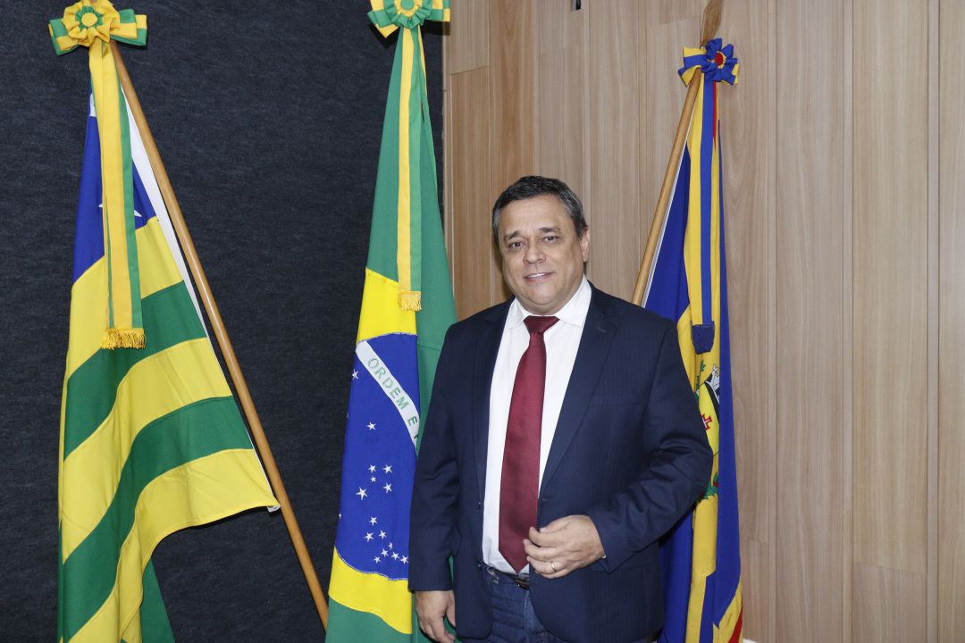 Vereador Múcio Santana solicita a pintura da quadra coberta da Escola Municipal João Manoel da Silva, no Muniz Falcão.