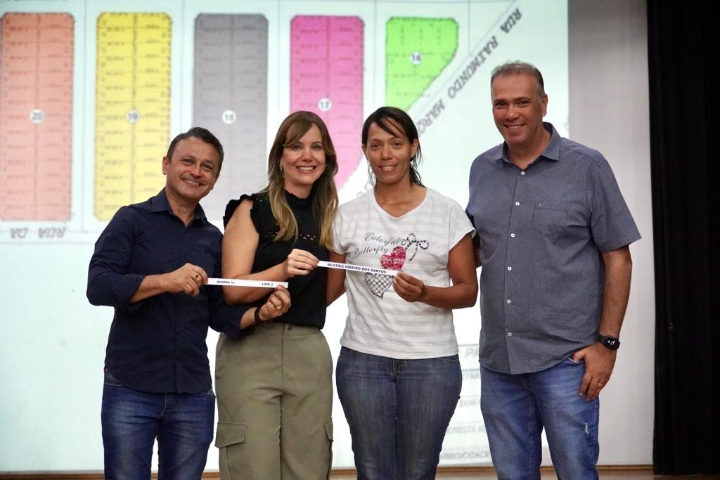 Prefeitura de Goianésia sorteia endereços das primeiras 200 casas do residencial Hermínio Lopes