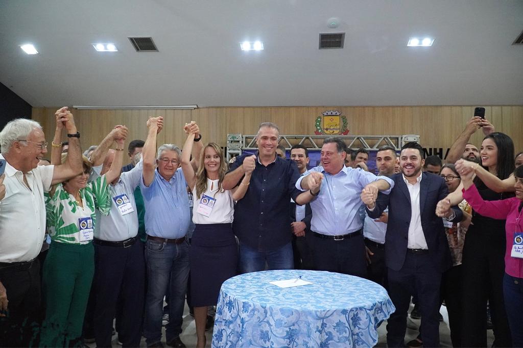 Marconi e Otavinho abonam filiação do prefeito Leonardo Menezes ao PSDB