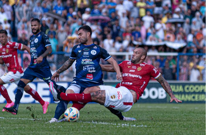Goianésia arranca empate nos minutos finais jogando em casa contra o Vila Nova