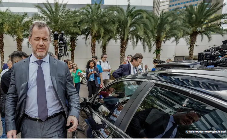 Bolsonaro não responde à PF em depoimento sobre golpe de Estado