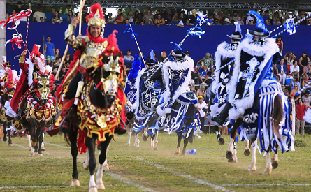 Cavalhadas de Pirenópolis começaram nesse domingo (19)
