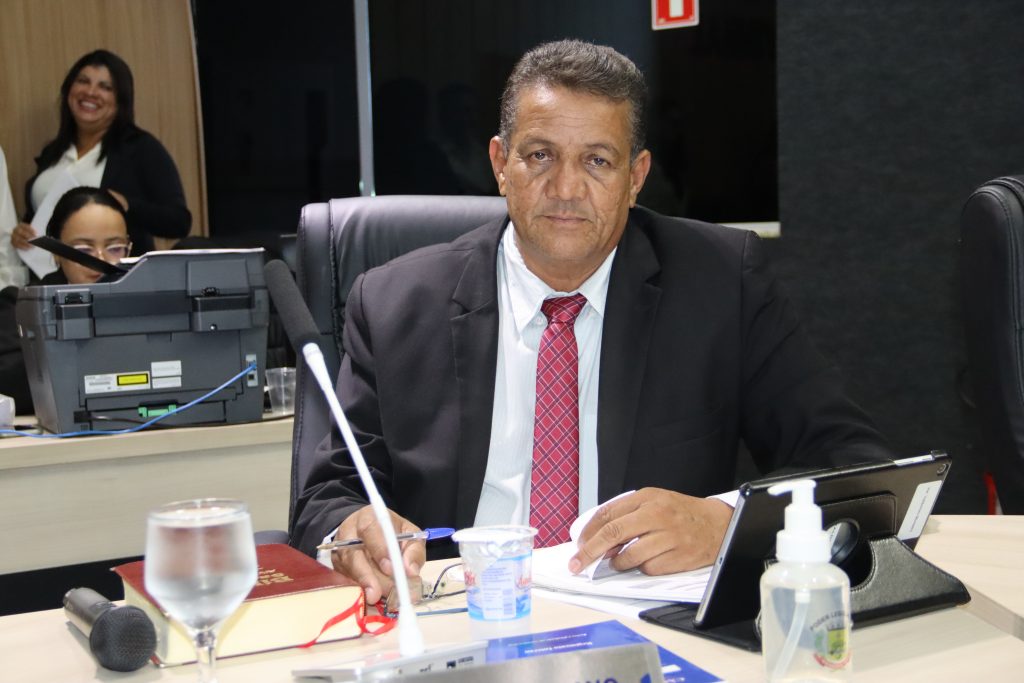 Vereador Valdomiro Baiano solicita abertura das Ruas 10 e 12