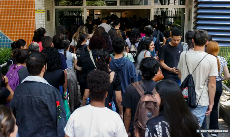 Estudantes podem consultar Pé-de-Meia a partir dessa quarta-feira