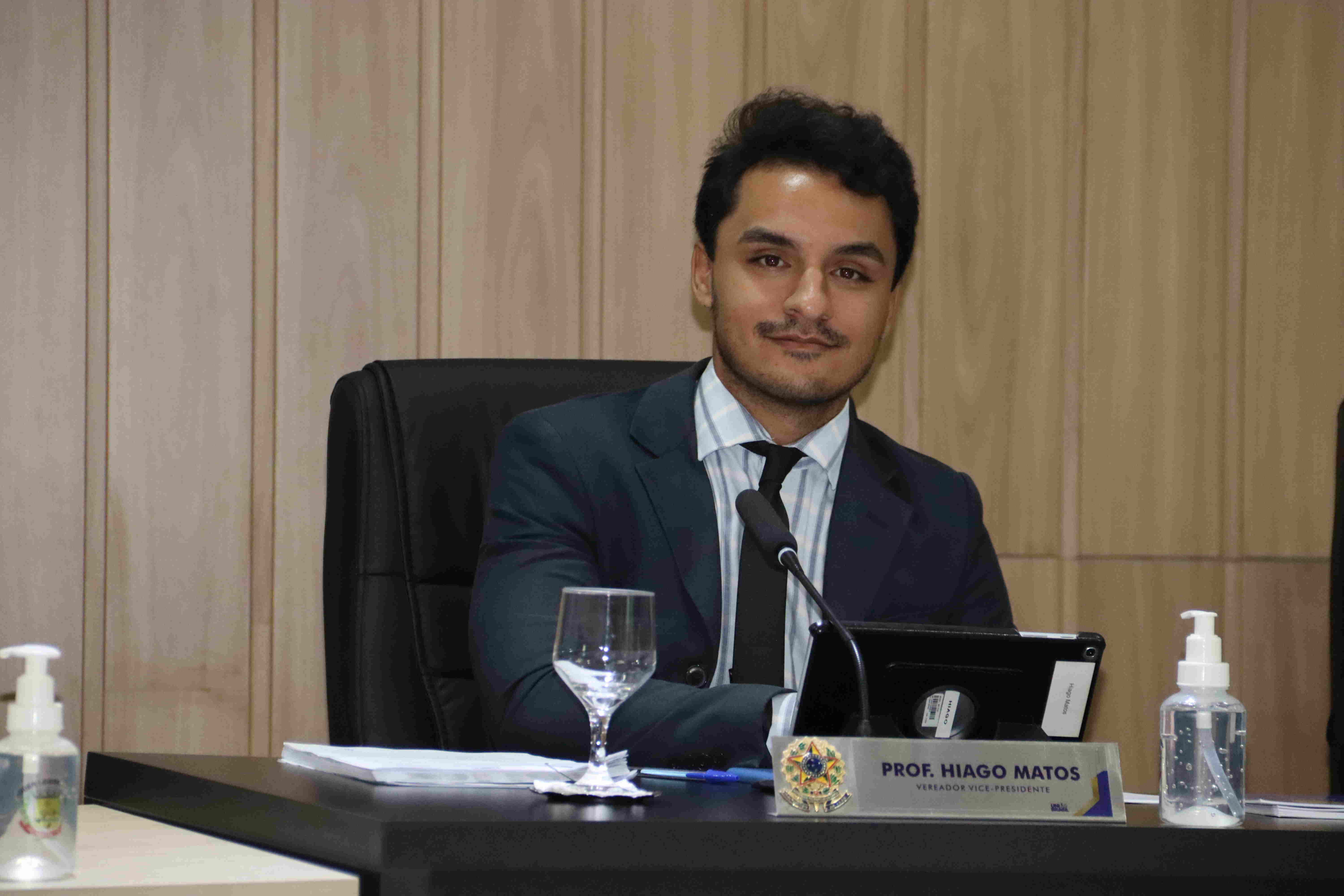 Vereador Hiago Matos solicita implantação de bueiros inteligentes na cidade