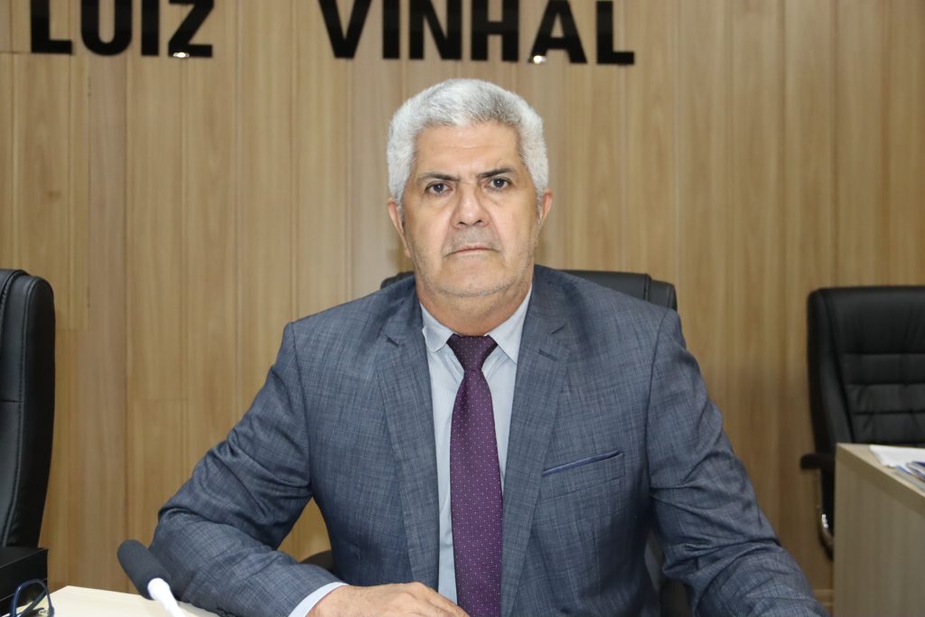 Vereador Edvaldo Ribeiro solicita recapeamento asfáltico no Setor Sul