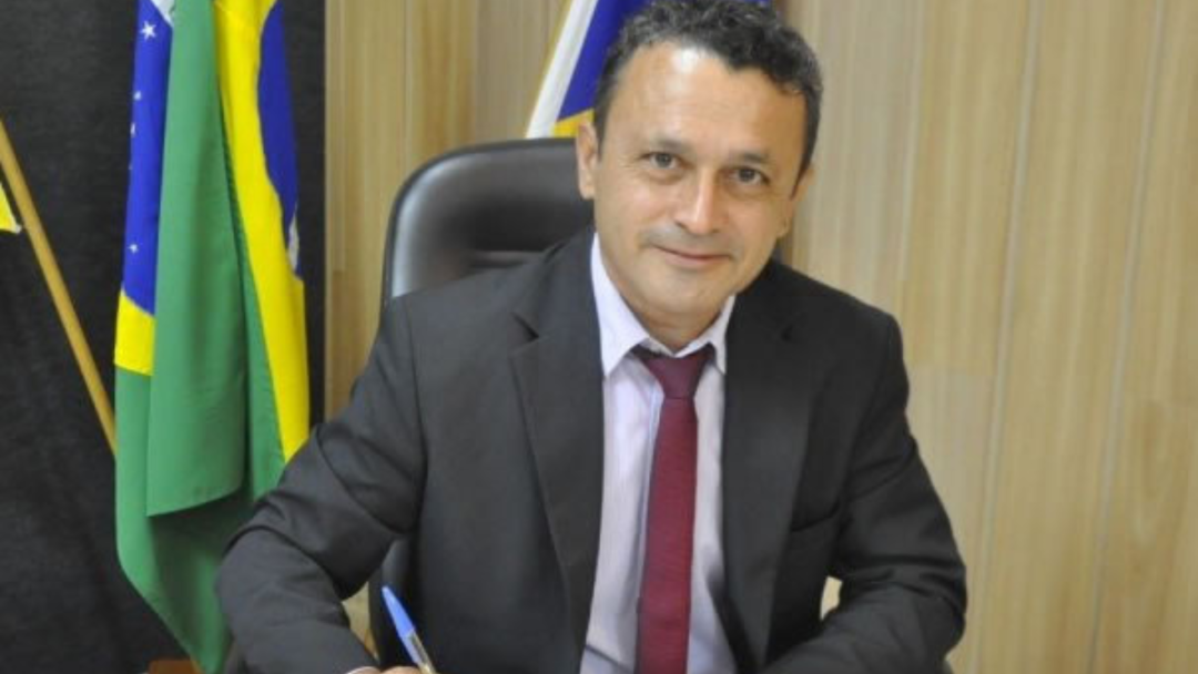 Marcos Pernambuco assume cadeira na Câmara Goianésia. 