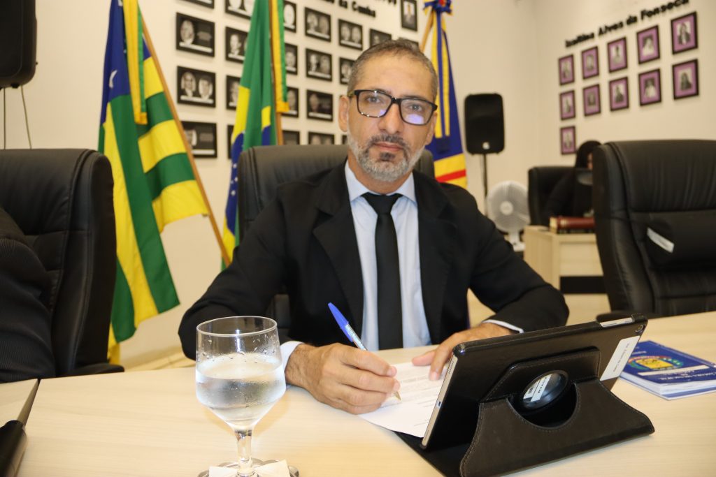 Vereador Edvam da Costa solicita instalação de sinalização de no Bairro Nova Aurora III