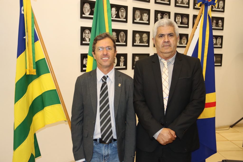 Vereadores Edvaldo Ribeiro e Ismael do Gasparino solicitam emenda parlamentar para aquisição de um veículo Van para a Secretaria do Esporte