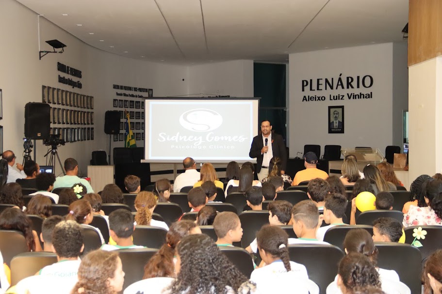 Sidney Gomes fez a palestra “Combatendo a Exploração e Abuso Sexual Infantil”.