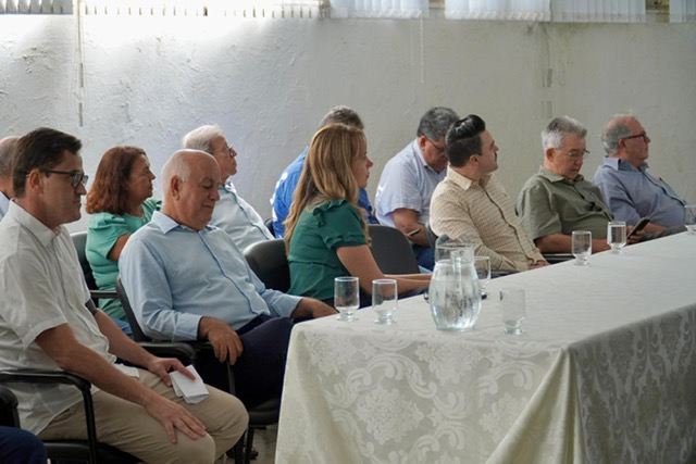 Lideranças municipais e estaduais estiveram presentes na posse.