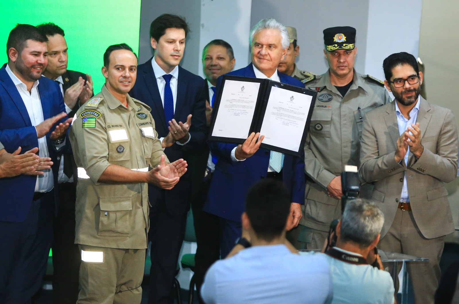 Decreto garante a redução do prazo para promoção de soldados da Polícia Militar e do Corpo de Bombeiros de Goiás.
