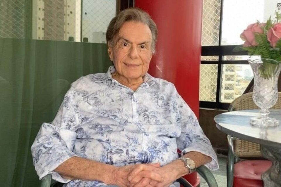 Cantor Agnaldo Rayol morre após sofrer acidente doméstico