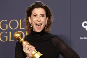 Fernanda Torres se torna a primeira atriz brasileira a ganhar o Globo de Ouro