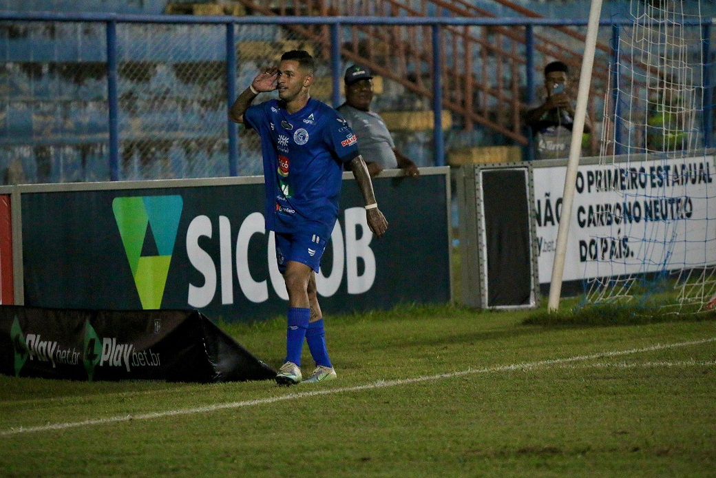 Sandrinho faz a diferença e Goianésia conquista sua primeira vitória no Goianão 2025