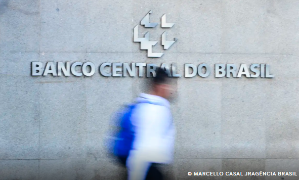 Mercado financeiro projeta inflação de 5% em 2025