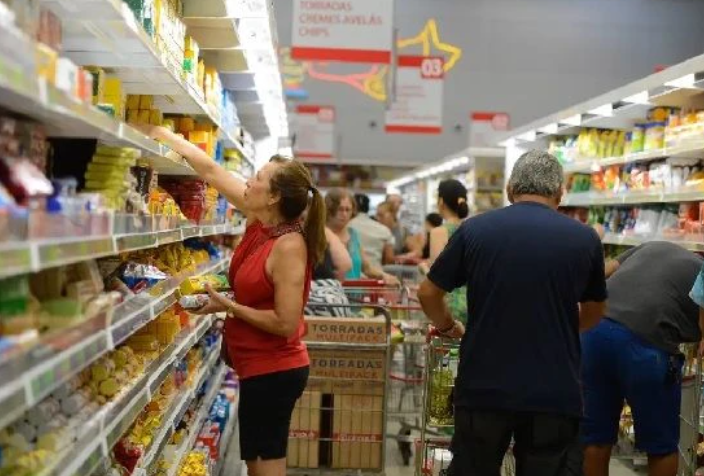Governo zera tarifa de importação de 9 alimentos para reduzir preços