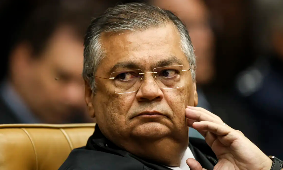 Dino aponta “momento mais corrupto” do Judiciário e questiona condução de processos no STF